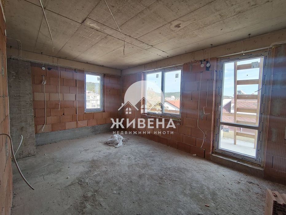 Продава нов 4-стаен апартамент, кв. Виница