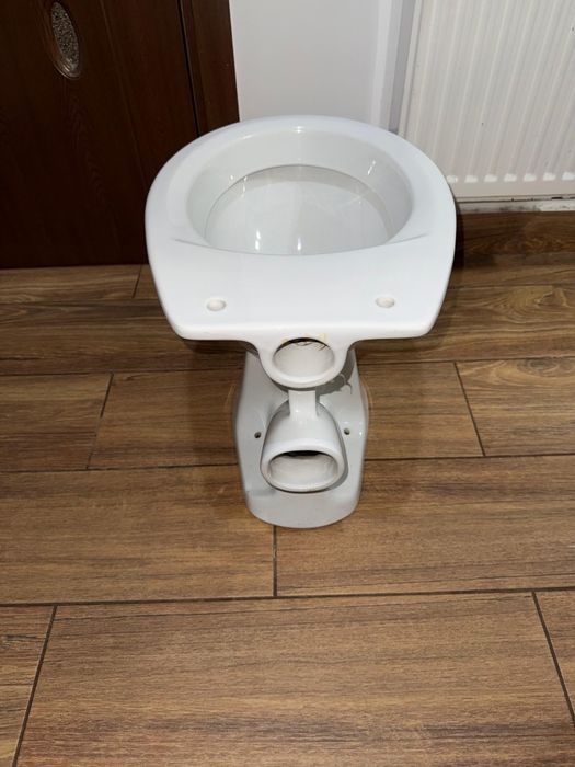 Vând vas de toaletă ceramic