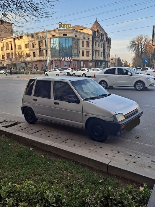 Tico срочни сотилади