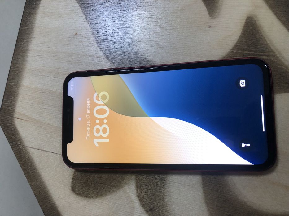 Iphone 11 RED / 64GB