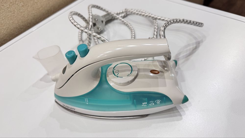 Дорожный мини утюг Scarlett