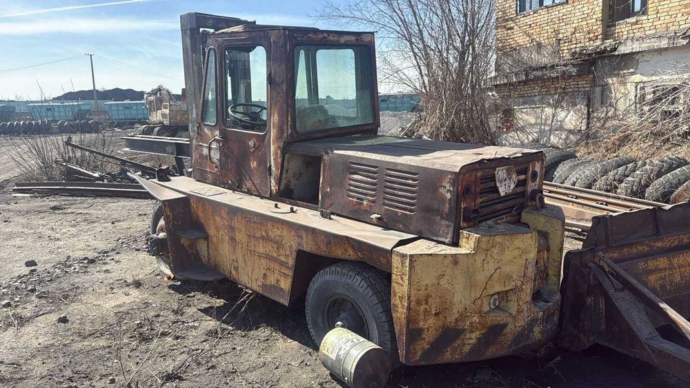 вилочный погрузчик