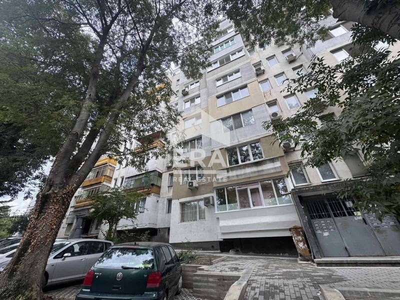 ЕКСКЛУЗИВНО! Тристаен апартамент на спирка Родина до МОЛ Варна