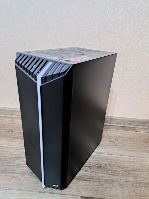 Корпус AeroCool Bionic