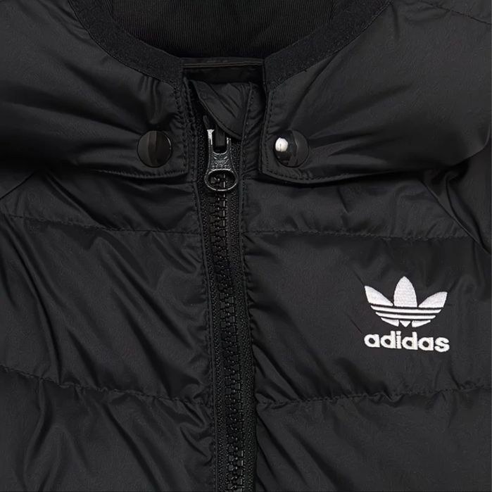 Подам adidas пуховик , размер 68