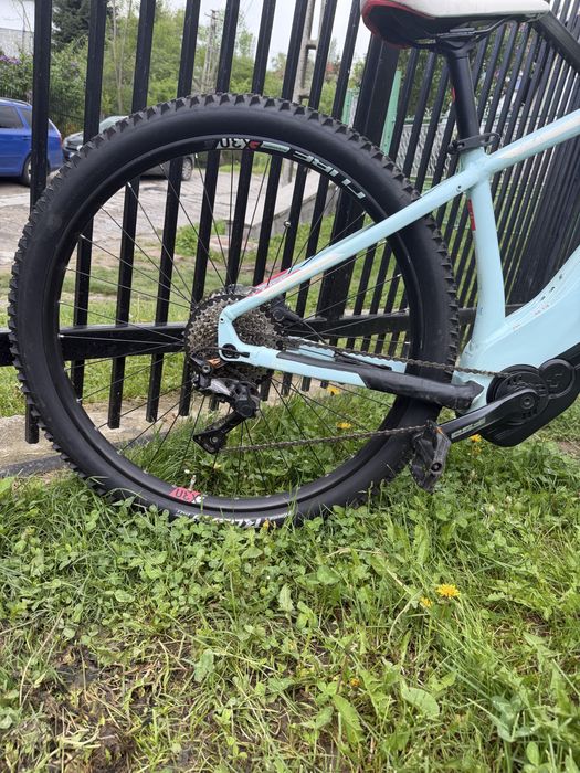 bicicleta cube electrica 29”