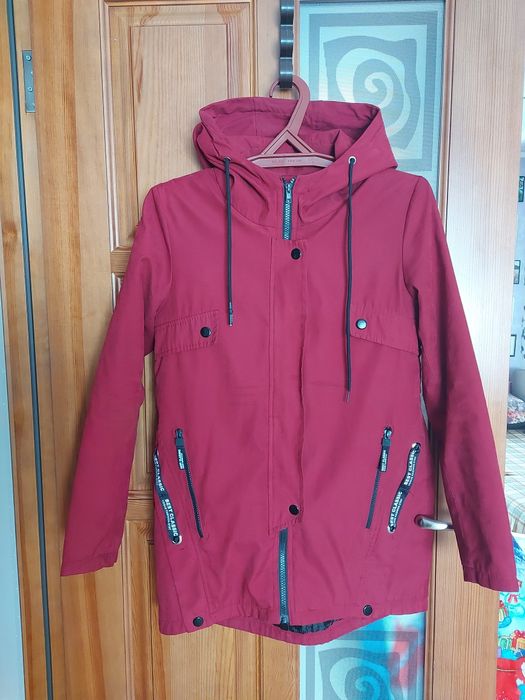 Куртка демисезонная. 40-44 размер.