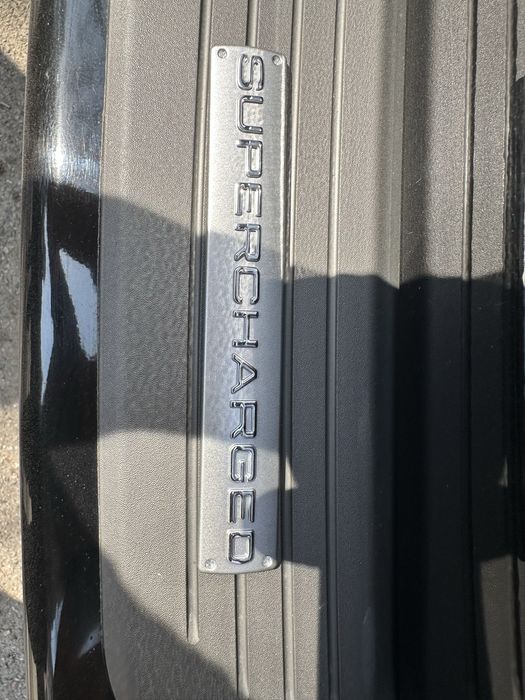 Шильдик Supercharged Range Rover L322