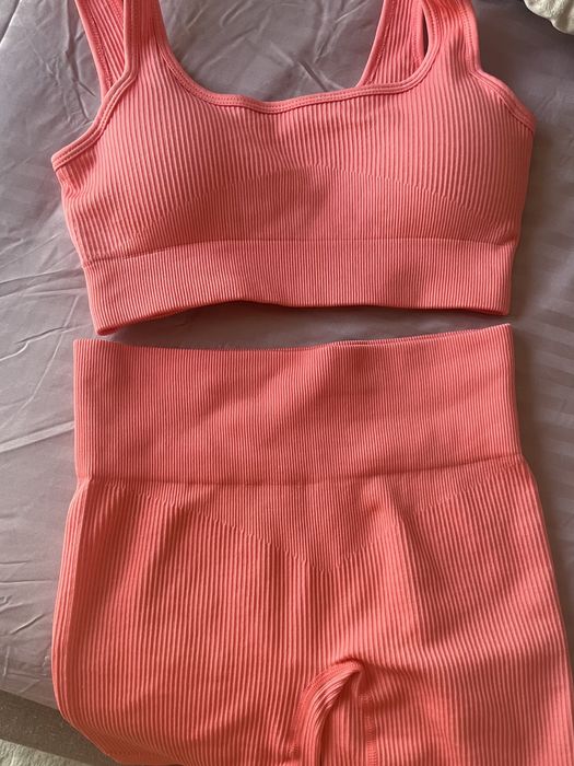 Дамски спортен екип