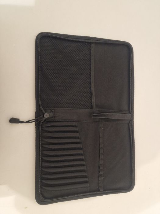 Husă pensule și creioane