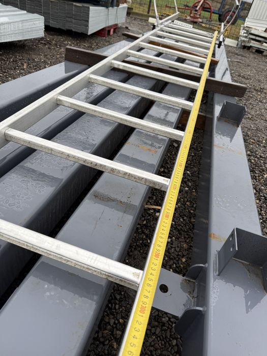 Scara de evacuare/incendiu cu cos de protectie