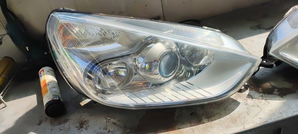 ФОРД Галакси Продавам фарове за Форд галакси след 2006г не са ксеноно