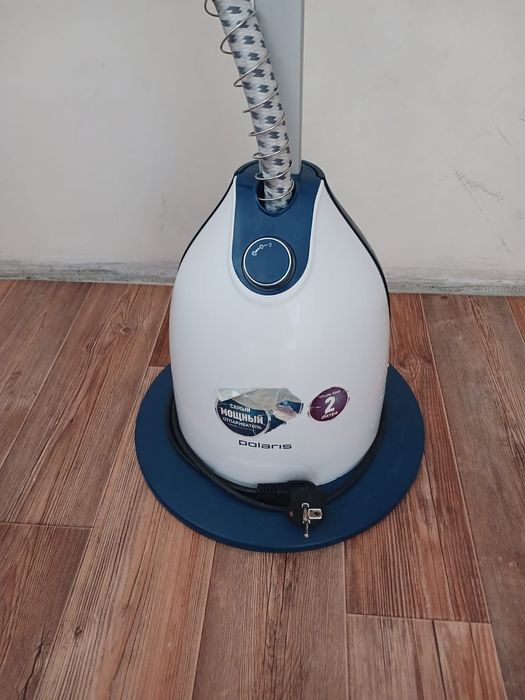 Паровой утюг для одежды