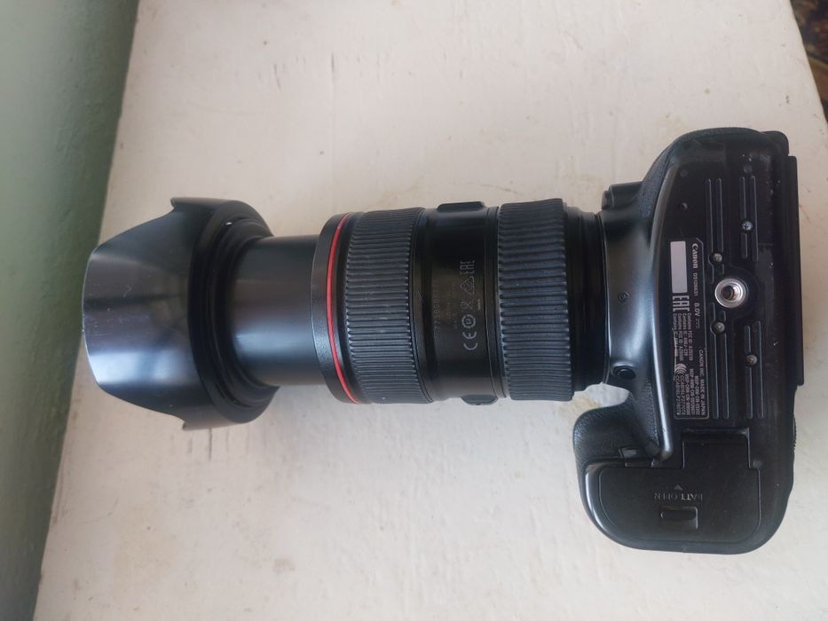 Срочно продам,500000Фотоаппарат кенон,6д,марк2