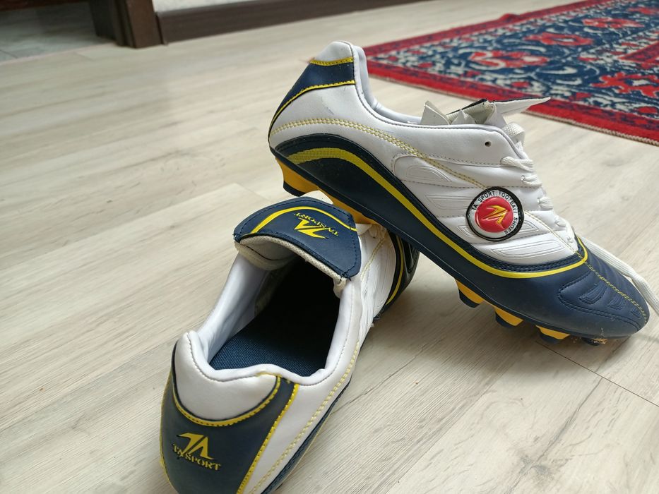 Продам бутсы  новый