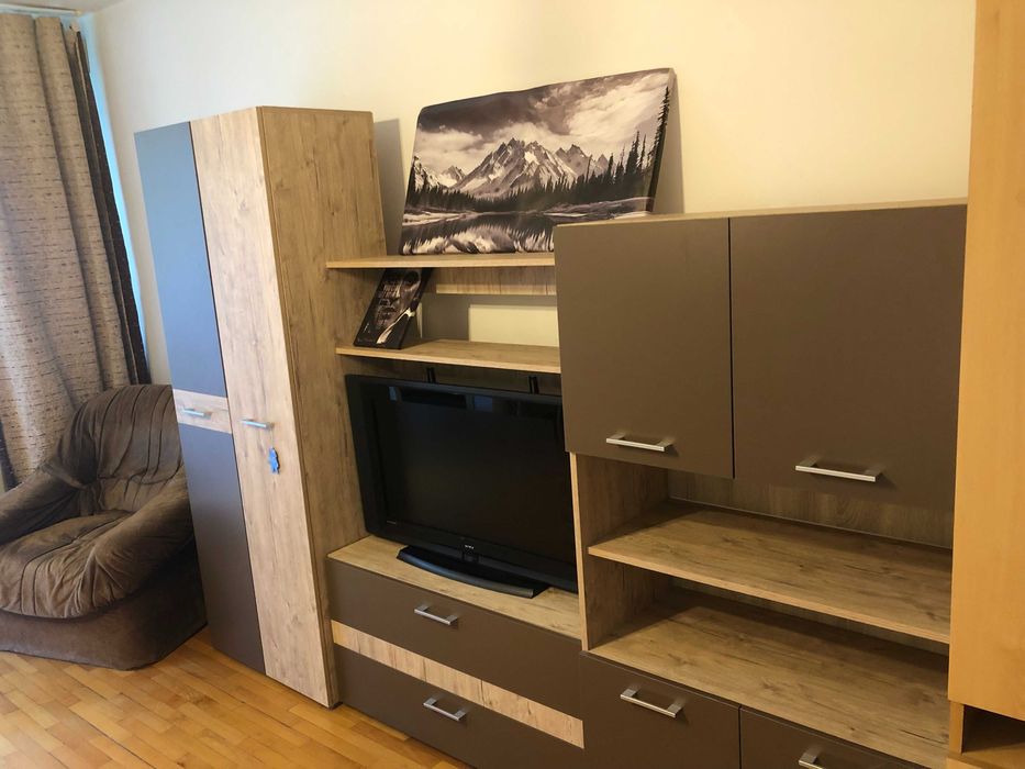 Garsoniera Piata Drumul Taberi metrou Tudor Vladimirescu 2 min  tramvai 41 3 min- Semi-renovata