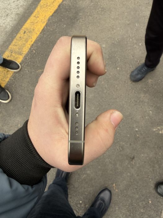 iphone 15 pro karopka bor