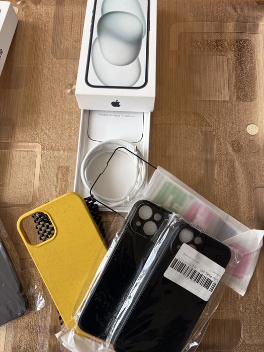 Кутии и аксесоари за Iphone 14,15,16 - черни