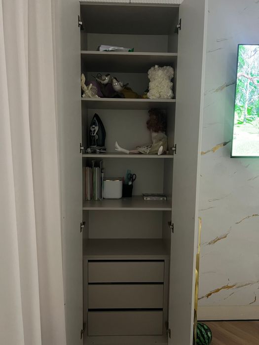 Продам красивый удобный шкаф