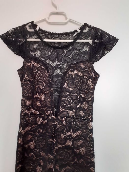 Rochie lunga crem cu dantela neagra, marimea 34
