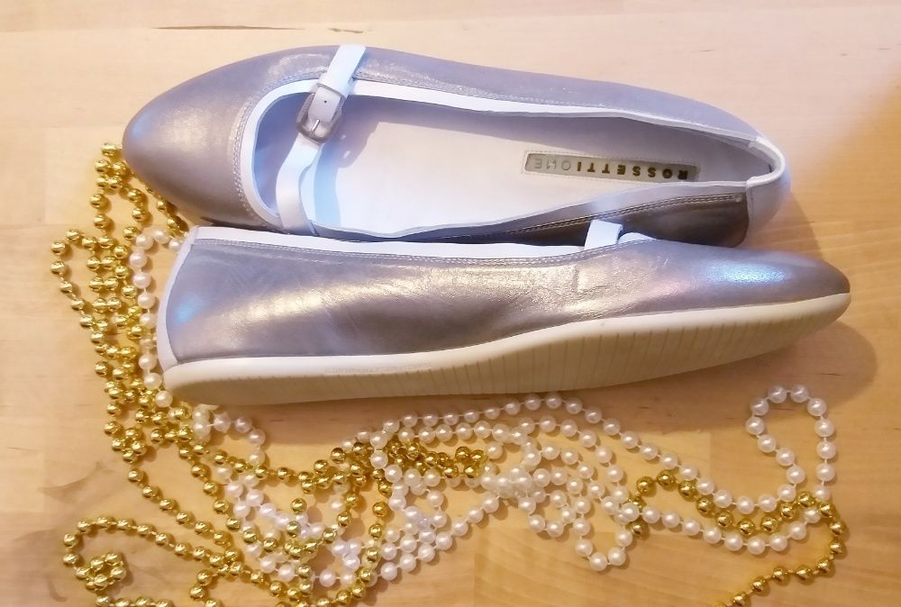 Balerini Fratelli Rossetti argintii nr 39-40, aproape noi.