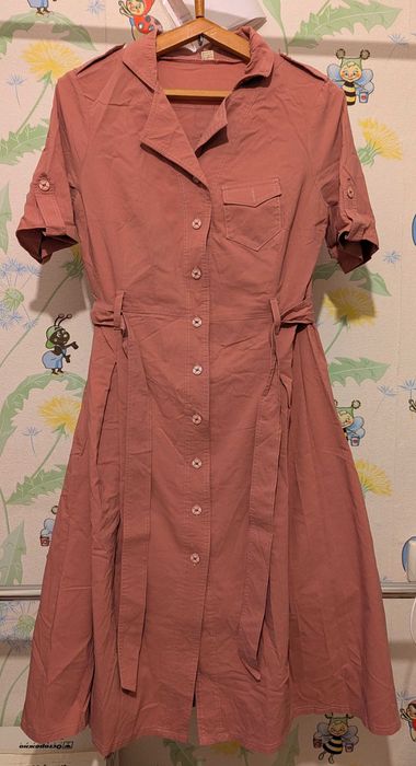 Продам платье женское коралловое, Киргизия р.48-52 в отл.состоянии