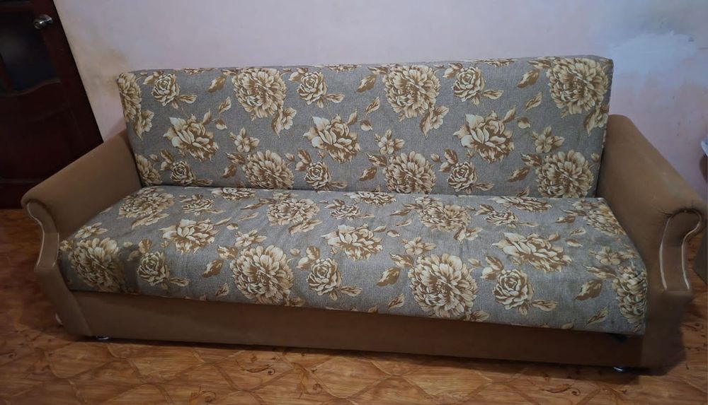 Срочно отдам Диван бесплатно
