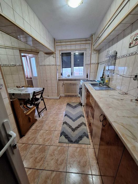 Apartament 3 camere 2 bai 82mp 1982 etaj 6 Scolilor