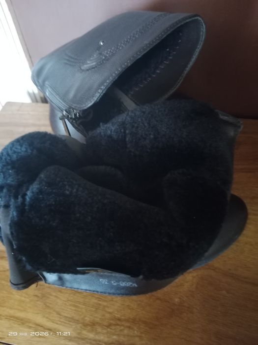 Продам зимние сапоги