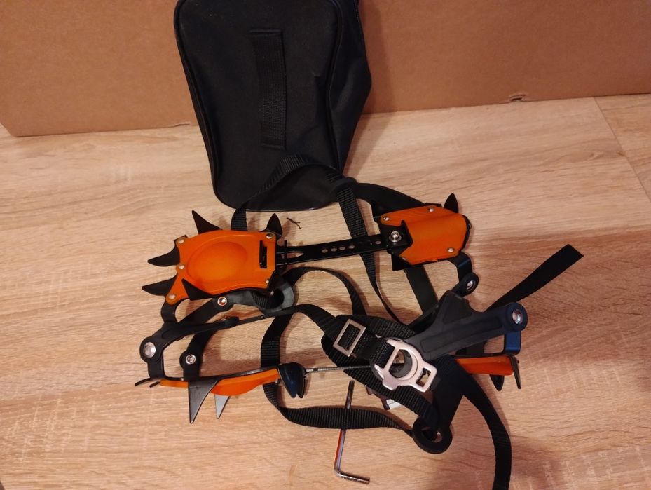 Colțari drumeție noi 10 dinți