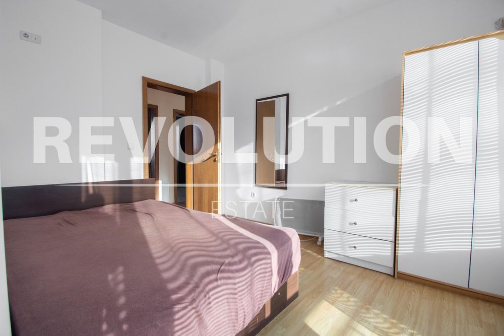 Дава се под наем Четиристаен апартамент в София, Младост 1А - 150 кв.м за 1000 € - Снимка #6