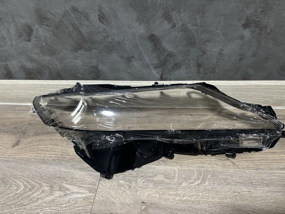 Стекла фар камри 70/75