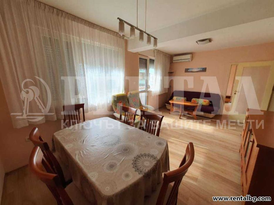 Дава се под наем Тристаен апартамент в Пловдив, Център - 85 кв.м за 459 € - Снимка #1