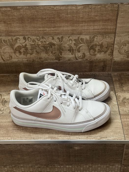 Кпортни кецове Nike