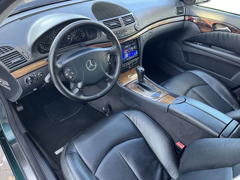 Mercedes-Benz E240 в идеальном состоянии.