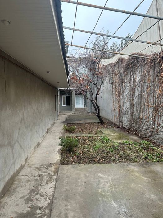 Сдаётся в аренду двор 3 сотки, 5 комнат