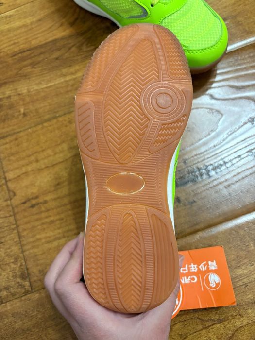 Детские спортивные кеды