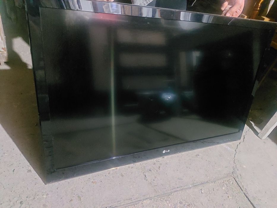 Телевизор LG 108 диагональ