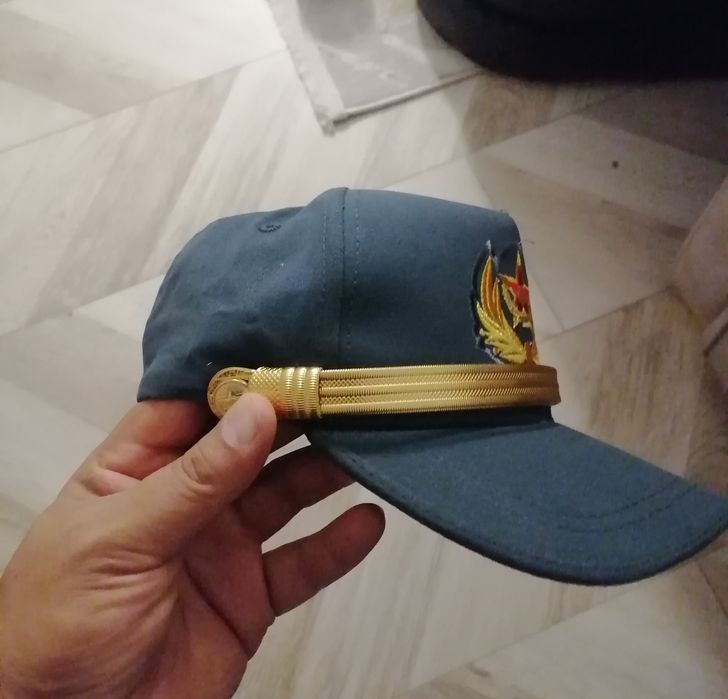 Кепка военная зелёного цвета