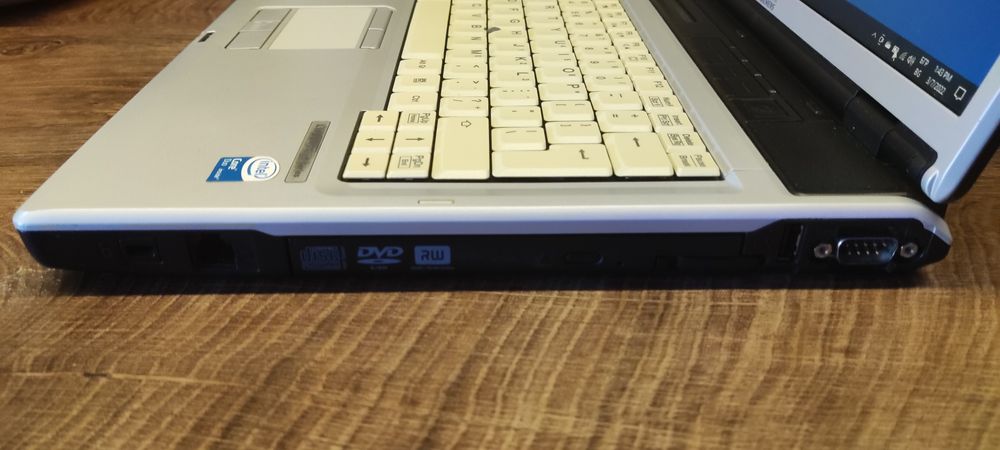 Лаптоп Fujitsu Siemens Lifebook E series E8110