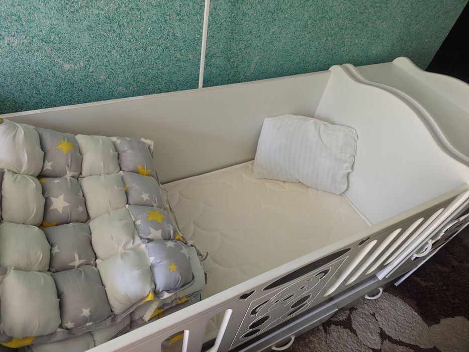 Продам детскую кровать с ортопедическим матрасом