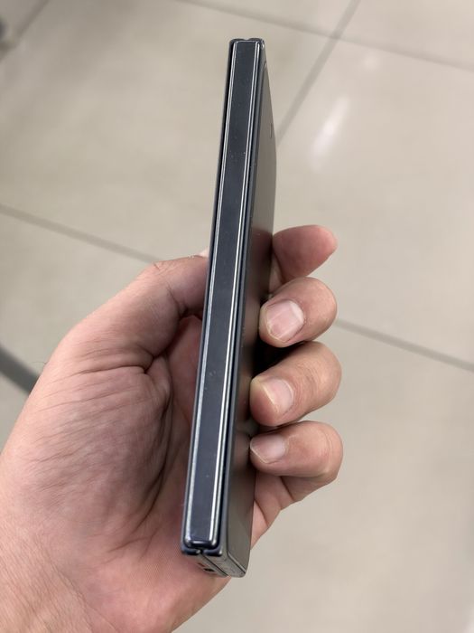 Google pixel fold 256 не включается натзапчасти