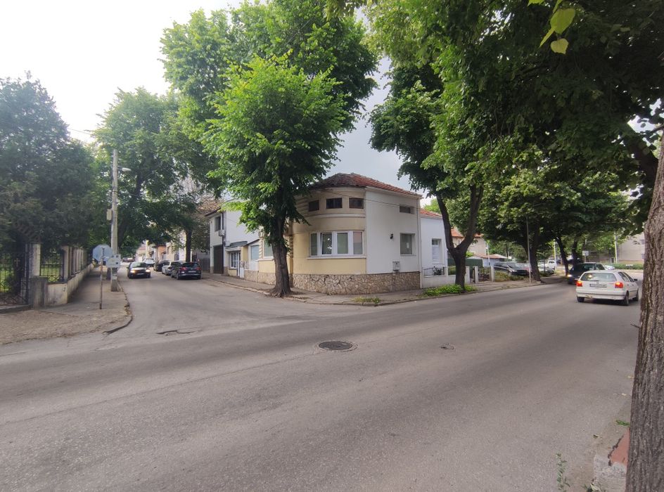 Търговско помещение-ЦАРЕТЕ