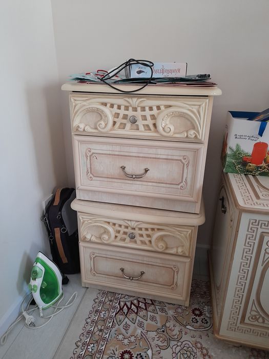 Продам шкаф, комод, сервант,  2 тумбочки