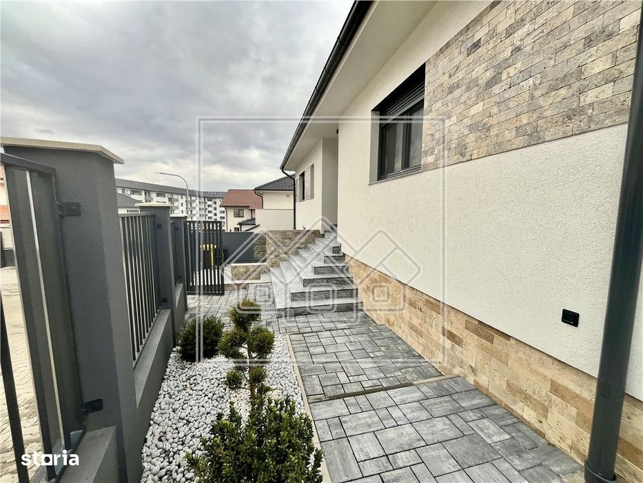 Casa individuala in Selimbar, 4 camere, garaj, curte libera 220 mp