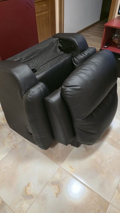 Продавам  2 броя фотьойли в отлично състояние без никакви забележки.