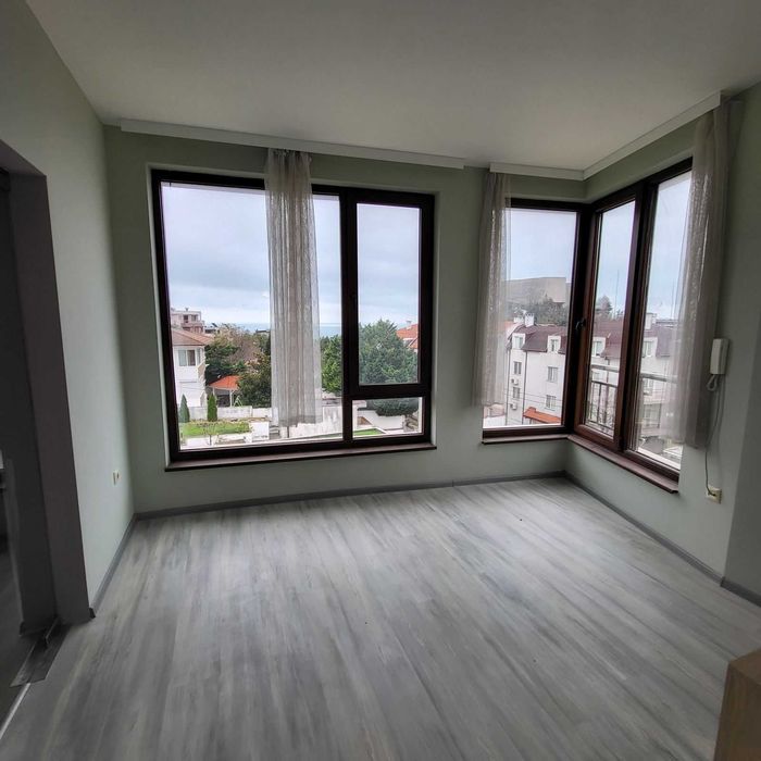 Продава се Къща в Варна, Бриз - 425 кв.м за 936 €/кв.м - Снимка #4