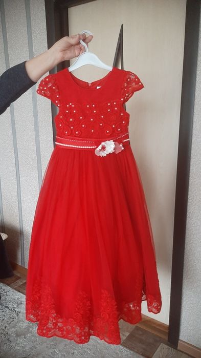 Продам платье для девочки