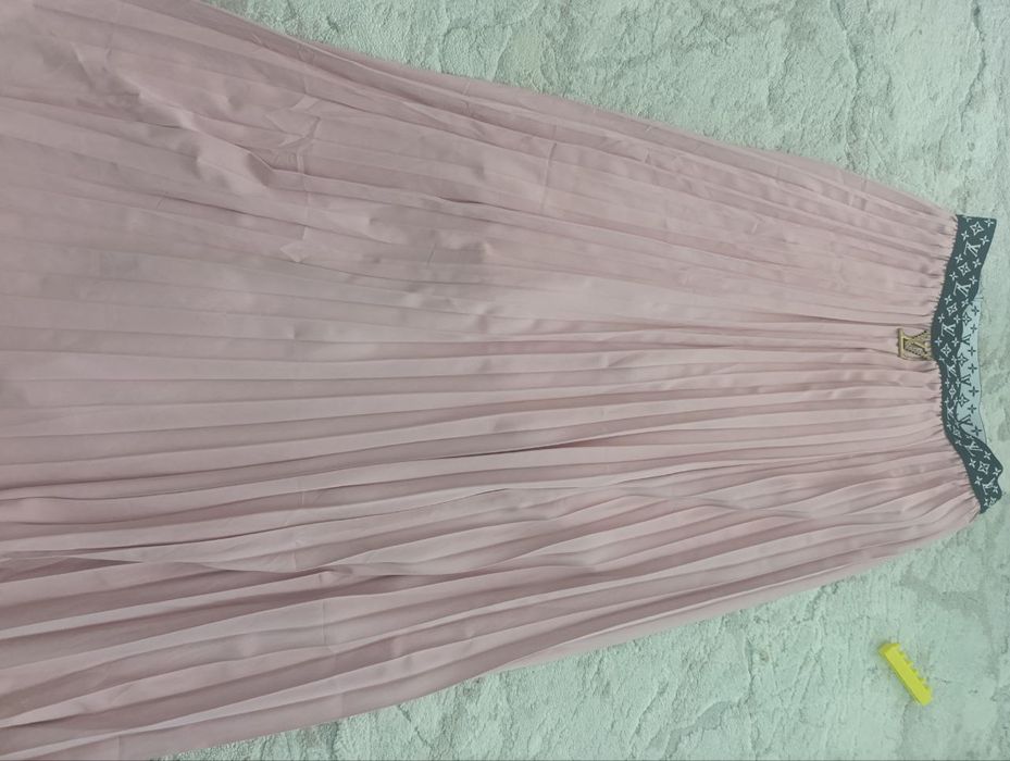 Rubashka krasoʻfka  yupka basanoʻshka xammasi yangi