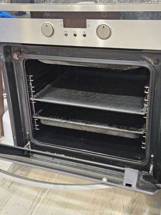 Продам духовой шкаф